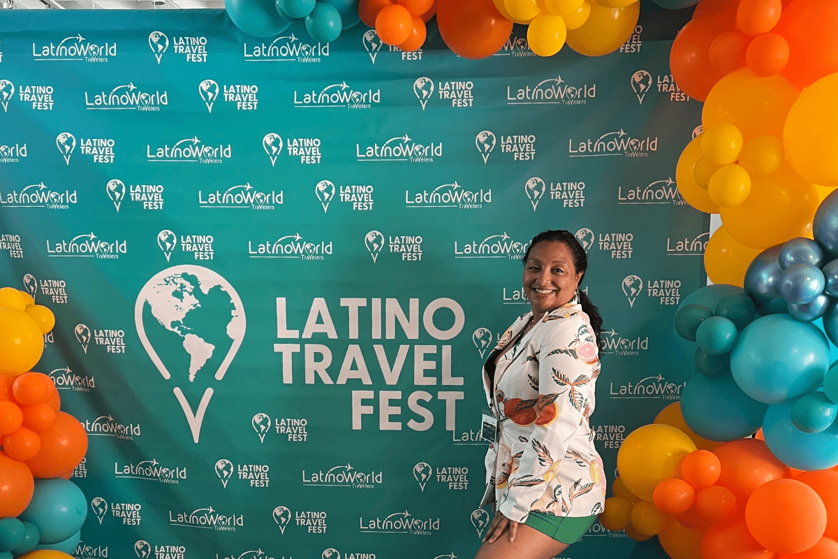 Blogger y creadora de contenido latina - Maribel en el paso y repite del Latino Travel Fest