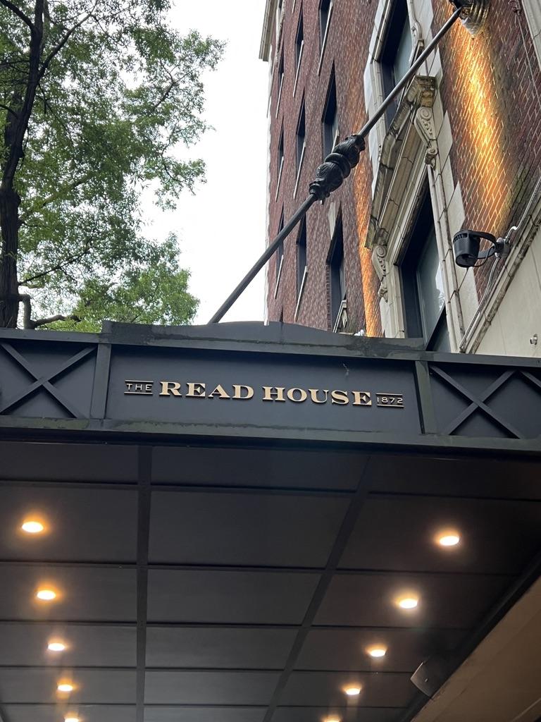 "The Read House 1872" sign on a column at the hotel entrance in Chattanooga
